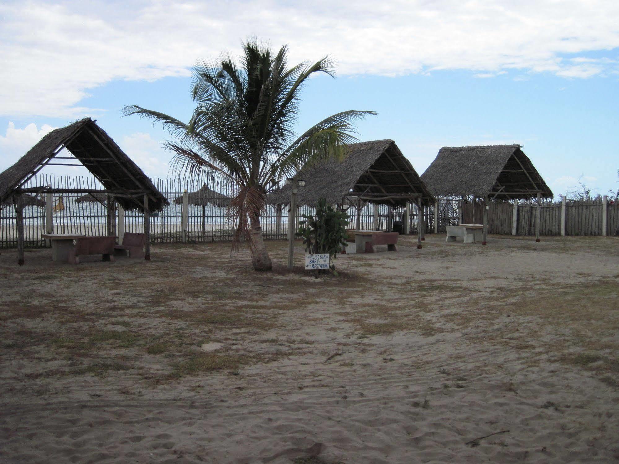 Kipepeo And Village Hotel *